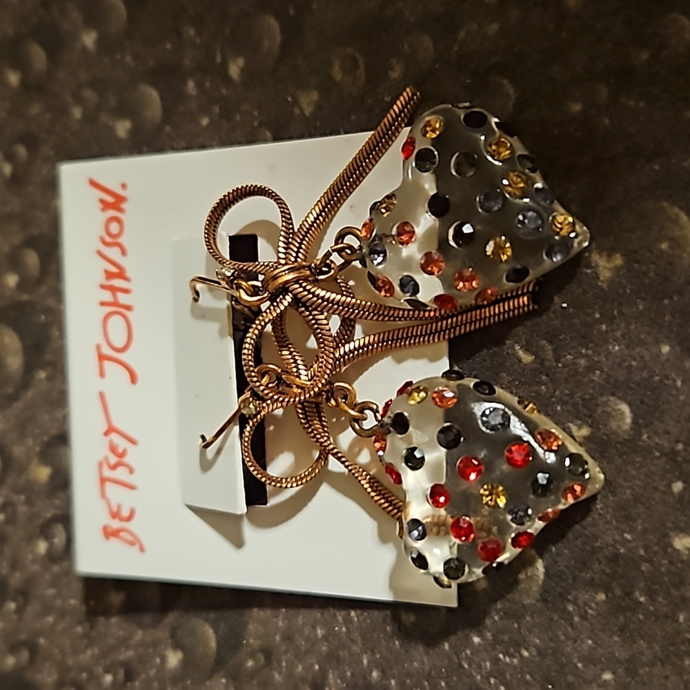 NOC Betsey Johnson Lucite Red Black Rhinestone Heart Leverback Earrings